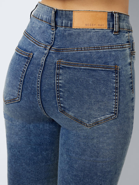 Noisy May NMCALLIE Skinny Fit Jeans in Medium Blue