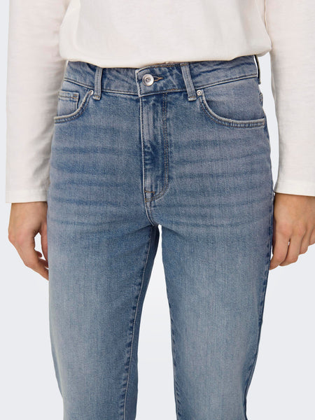 Only ONLEMILY Straight Fit Jeans in Blue