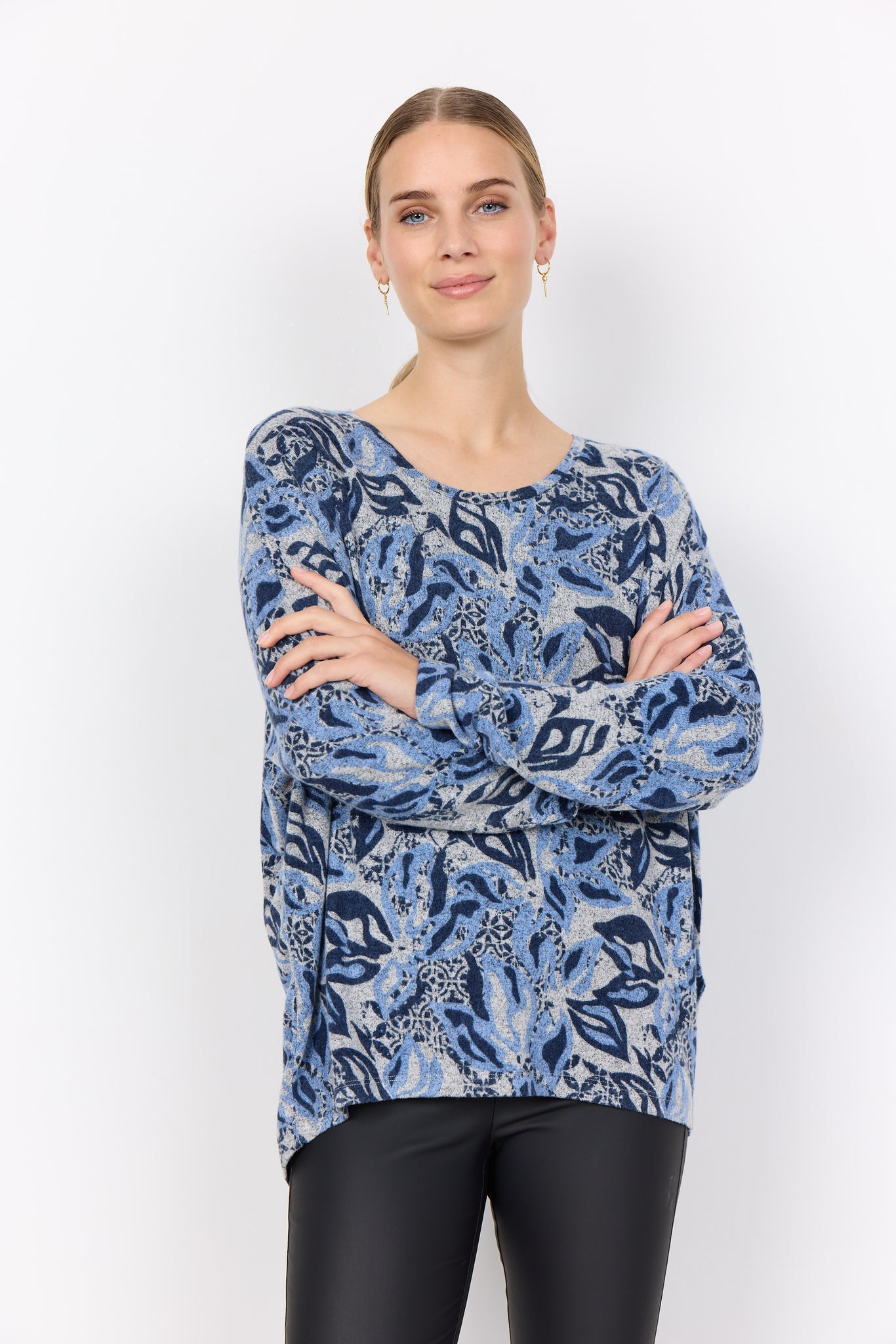 Soyaconcept Floral Soft Biara Round Neck Top in Blue