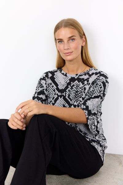 SOYACONCEPT Snake Print Biara Short Sleeve Knit Top in Grey