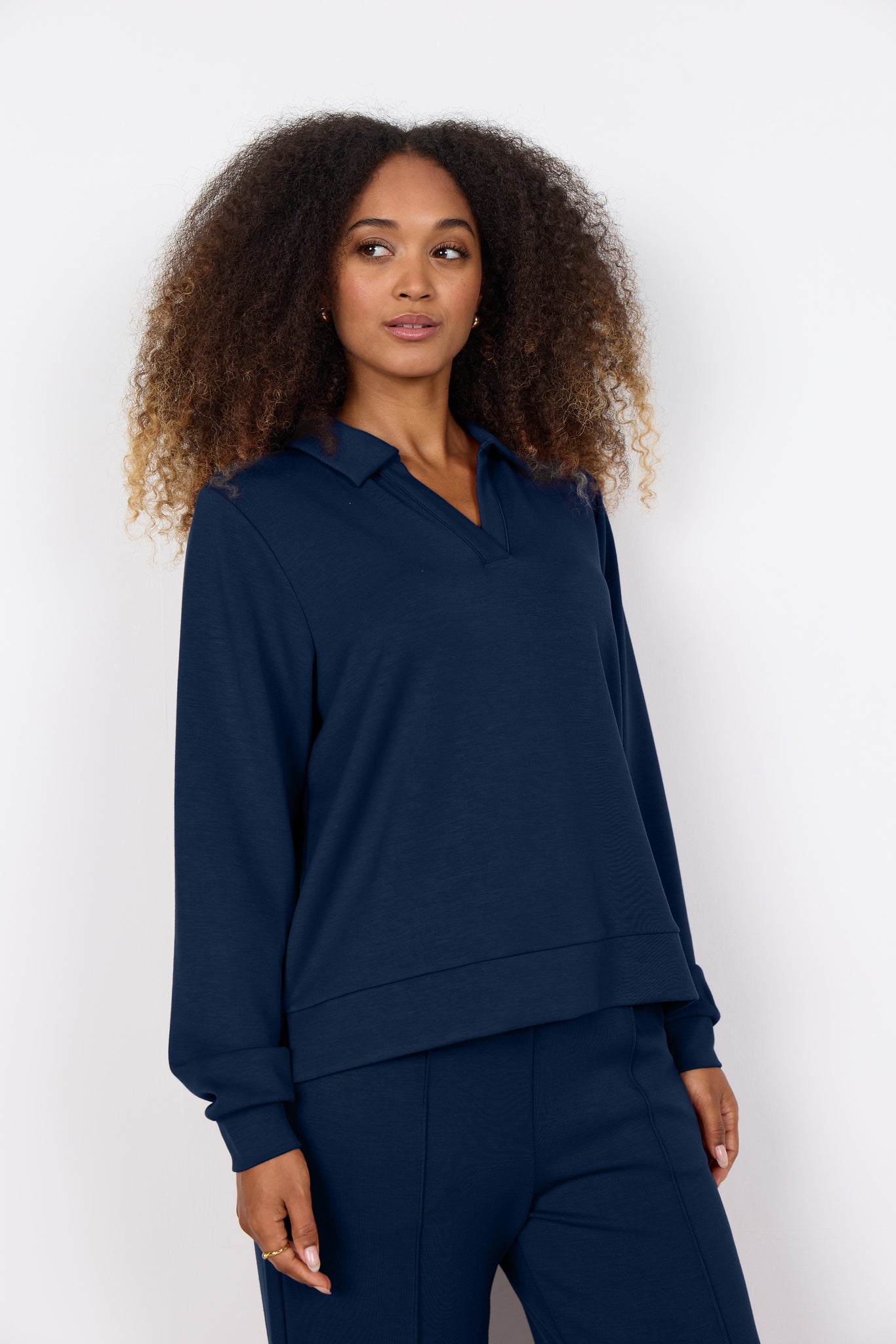 SOYACONCEPT V-Neck Sweatshirt With Collar in Navy