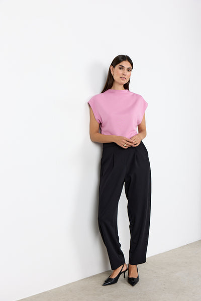 SOYACONCEPT Barrel Leg Trousers in Black