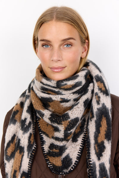 SOYACONCEPT Knitted Leopard Print Scarf in Beige
