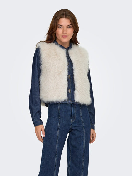 JDY Short Faux Fur Gilet in Cream