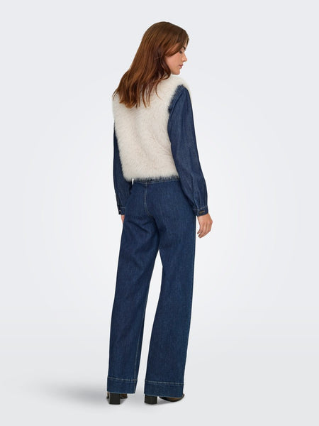 JDY Short Faux Fur Gilet in Cream
