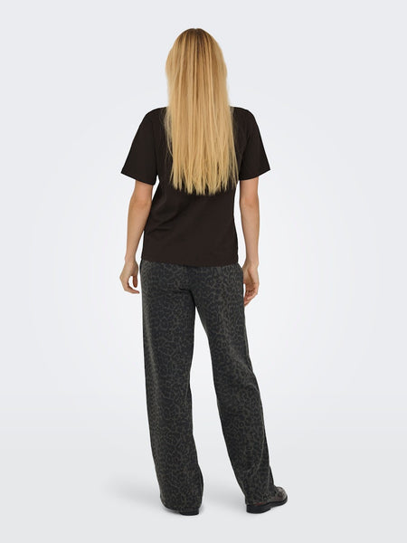 JDY Embroidered Heart T-Shirt in Chocolate