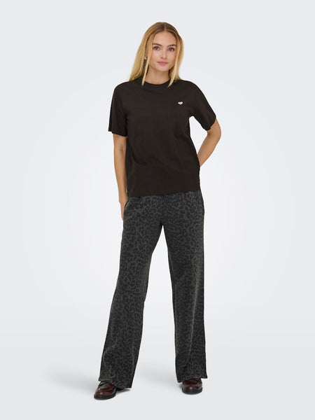 JDY Embroidered Heart T-Shirt in Chocolate