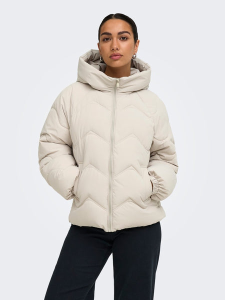 JDY Short Puffer Jacket with Hood in Cream