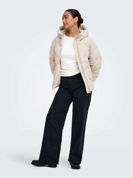 JDY Short Puffer Jacket with Hood in Cream