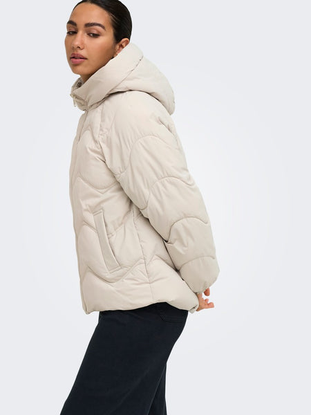 JDY Short Puffer Jacket with Hood in Cream