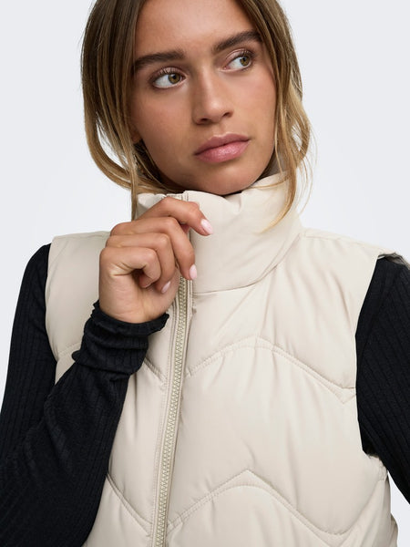 JDY Short Padded Gilet in Cream