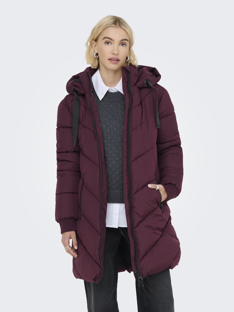JDY Padded Jacket With Hood in Burgundy