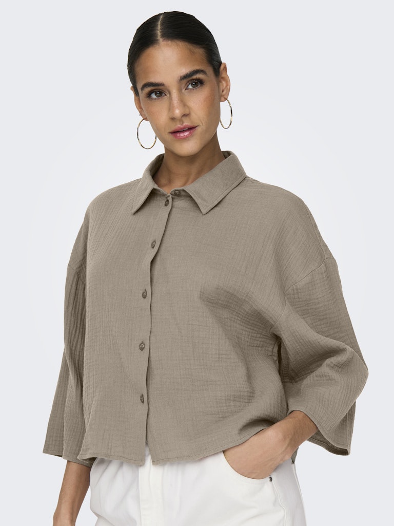 JDY Cropped 3/4 Sleeve Cheesecloth Shirt in Mink