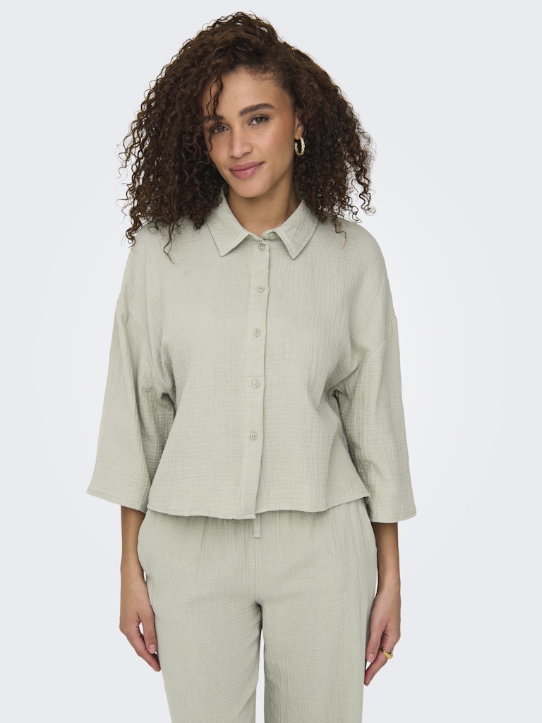 JDY Cropped 3/4 Sleeve Cheesecloth Shirt in Sage