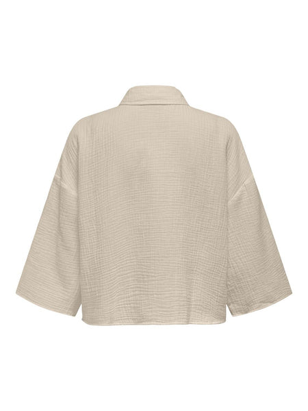 JDY 3/4 Sleeve Cropped Cotton Shirt in Cream