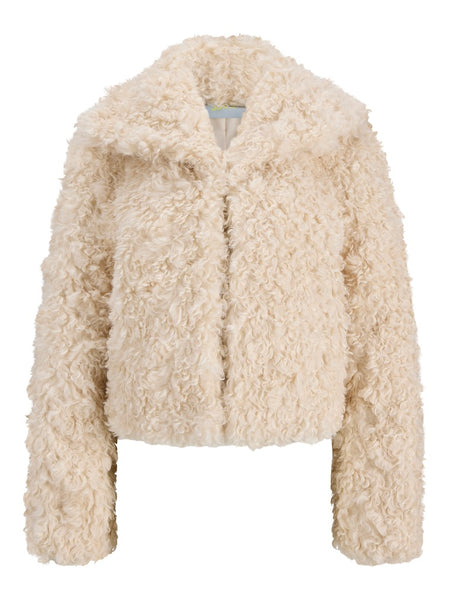 JJXX Short Fur Jacket in Cream
