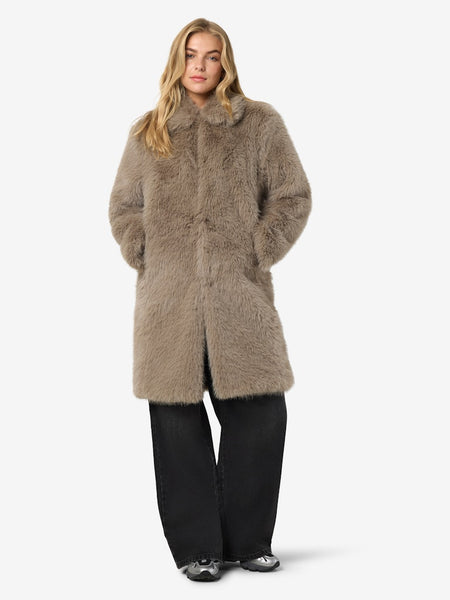 NOISY MAY Faux Fur Coat in Taupe