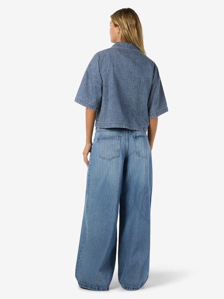 NOISY MAY Cropped Short Sleeve Denim Shirt in Medium Blue