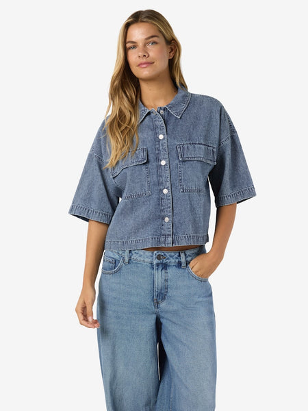 NOISY MAY Cropped Short Sleeve Denim Shirt in Medium Blue