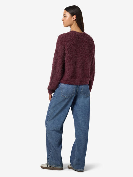NOISY MAY Knitted O-Neck Jumper in Burgundy