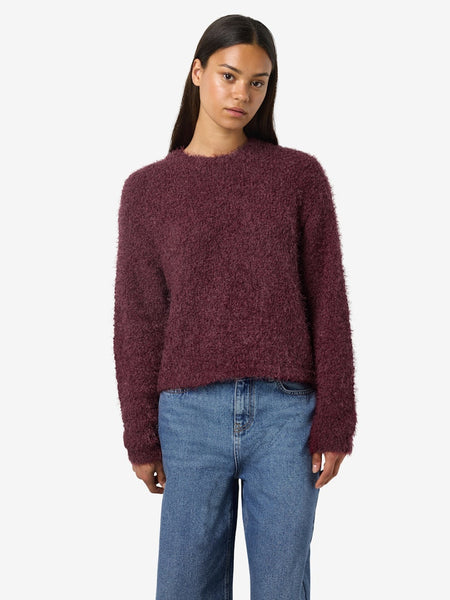 NOISY MAY Knitted O-Neck Jumper in Burgundy