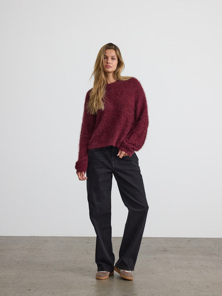 NOISY MAY Knitted O-Neck Jumper in Burgundy