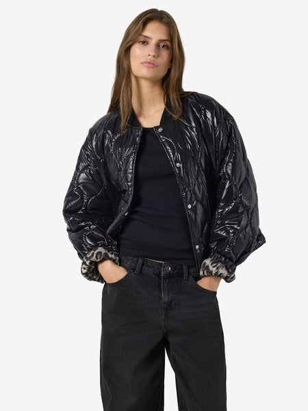 NOISY MAY Shiny Quilted Jacket in Black
