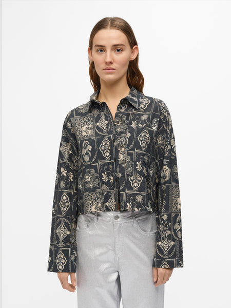 Object Patterned Cropped Shirt in Charcoal