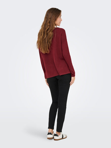 ONLY Oversized V-Neck Knit Top in Maroon