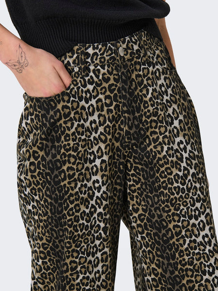 Only High Waisted Wide Leg Leopard Print Jeans in Black