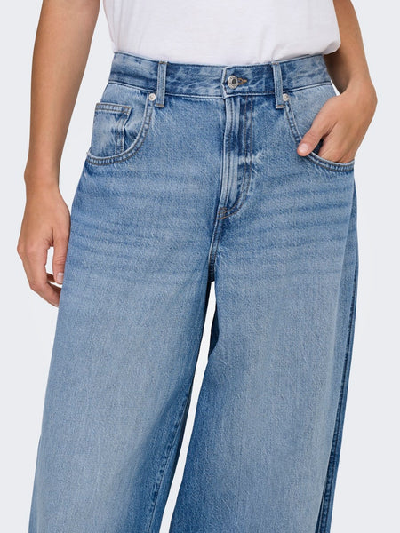 ONLY Barrel Jeans in Medium Blue