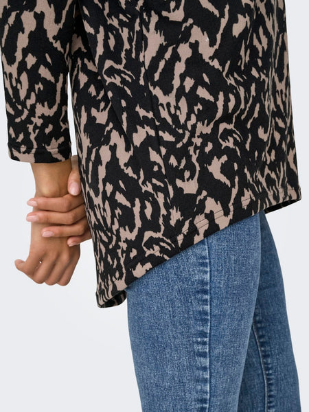 Only Patterned 3/4 Sleeve Round Neck Top in Black