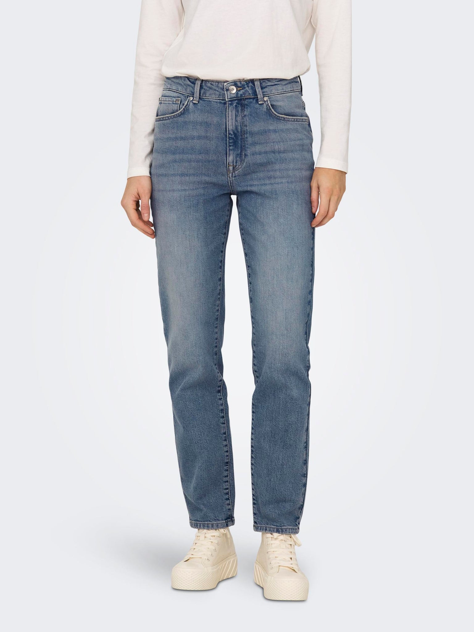 Only ONLEMILY Straight Fit Jeans in Blue
