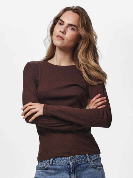 PIECES Long Sleeve Ribbed Top in Chocolate
