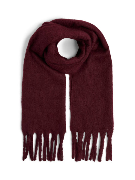 PIECES Chunky Knit Scarf in Burgundy