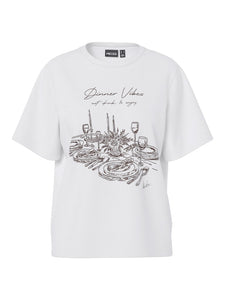 PIECES "Dinner Vibes" T-Shirt in White