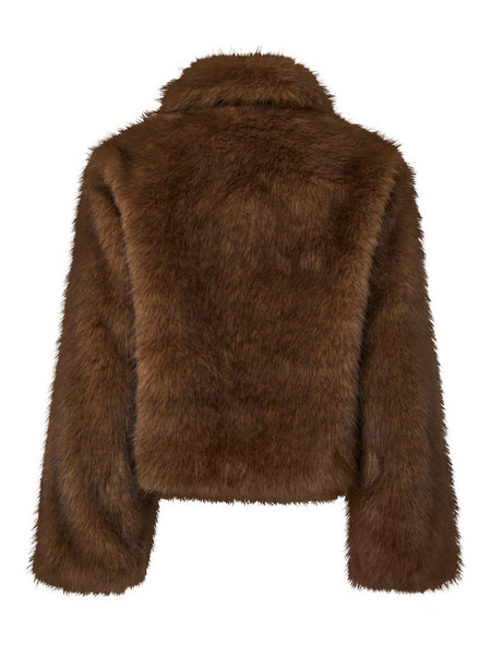 PIECES Short Faux Fur Jacket in Brown