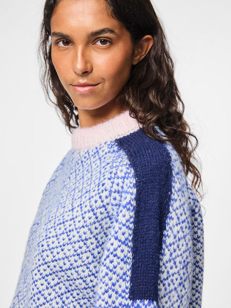 PIECES Patterned Block Colour Knit Jumper in Blue