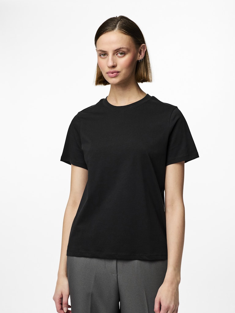 Pieces Plain T-Shirt in Black