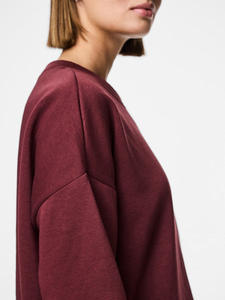 PIECES Round Neck Sweatshirt in Burgundy