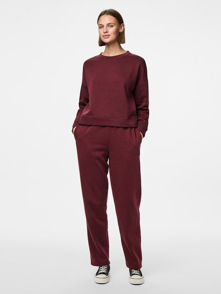 PIECES Round Neck Sweatshirt in Burgundy