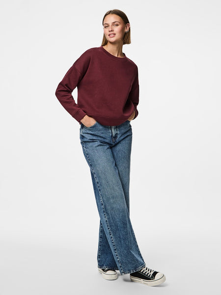 PIECES Round Neck Sweatshirt in Burgundy
