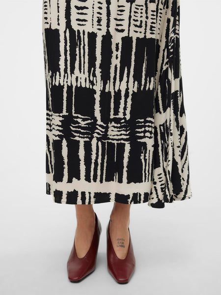 Vero Moda Patterned Ankle Skirt in Black