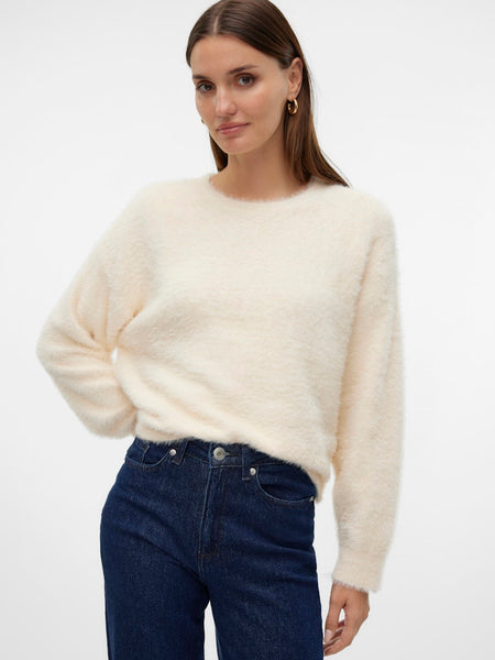 Vero Moda Boxy O-neck Knit Jumper in Cream