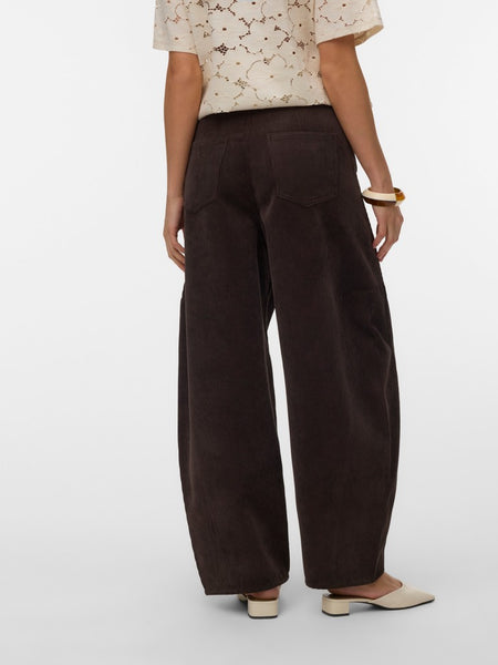 VERO MODA Corduroy Barrel Trousers in Chocolate