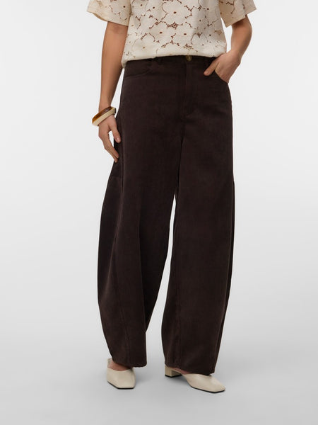 VERO MODA Corduroy Barrel Trousers in Chocolate