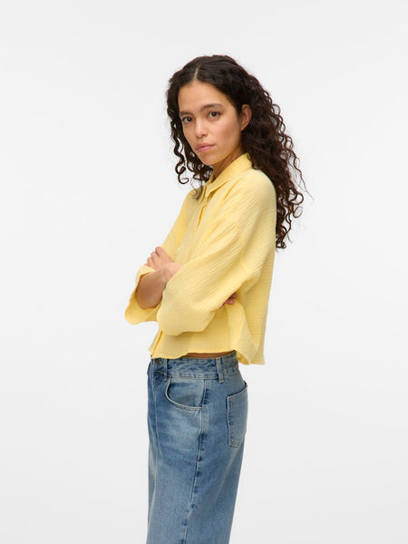 VERO MODA Cropped 3/4 Sleeve Cotton Shirt in Yellow