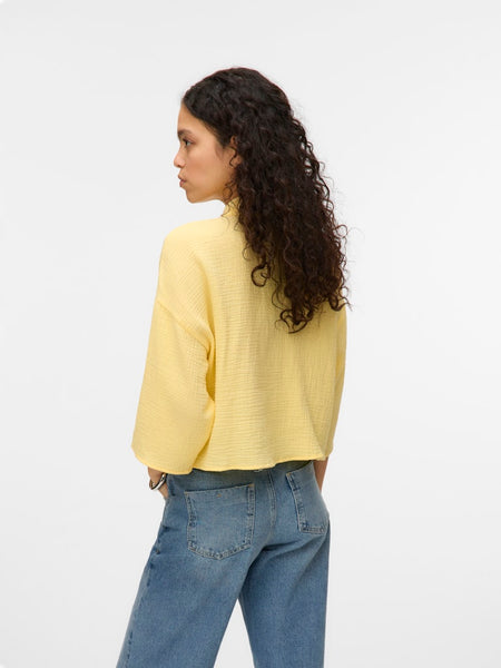 VERO MODA Cropped 3/4 Sleeve Cotton Shirt in Yellow