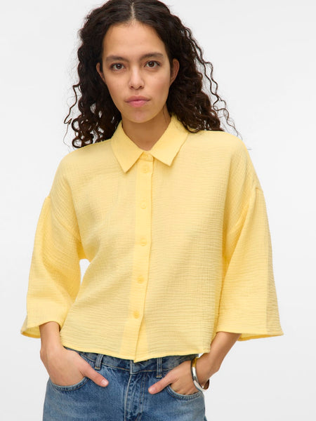 VERO MODA Cropped 3/4 Sleeve Cotton Shirt in Yellow