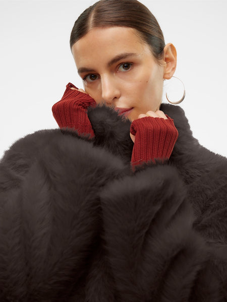 VERO MODA Short Faux Fur Jacket in Brown